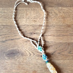 石のネックレス　ネックレス　編み紐