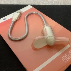製薬会社　ノベルティ　USB扇風機　扇風機　PCファン　卓上扇風機の画像
