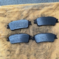 80ノア、ヴォクシー、エスクヮイア　リアブレーキパッド　中古
