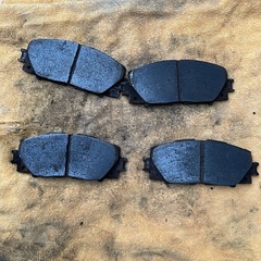 30プリウス　フロントパッド　中古