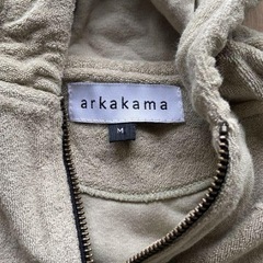 アルカカマ  arkakama 4-5歳 キッズ パーカー ベージュ　の画像