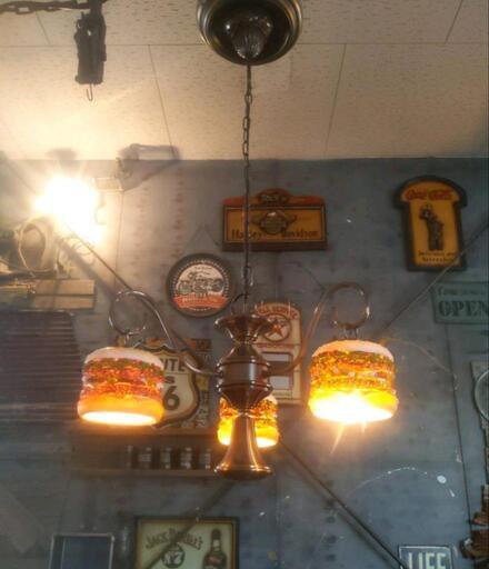 アメリカンダイナー \nバーガーズ シーリングライト \n3灯式 シャンデリアタイプ 天井照明  \n#店舗什器 \n#ダイニングライト\n#ハンバーガーランプ \n#アメリカンランプ
