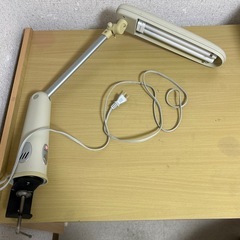 デスク用ライトの画像