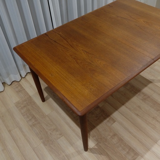 北欧ビンテージ　ダイニングテーブル