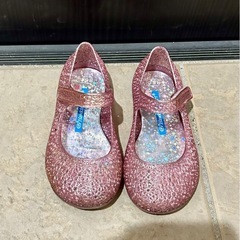 バレエシューズとぬいぐるみ