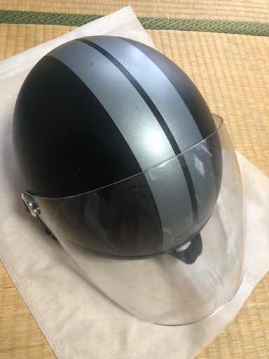 ヘルメット　美品　小傷あり