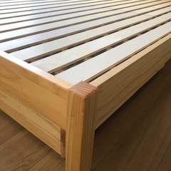 値下げしました】無印良品クイーンサイズ木製ベッド(1台)とキャスター