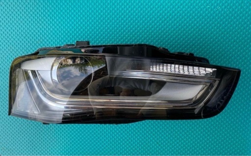 お値下げ⭐︎Audi A4 アウディ　ヘッドライト右