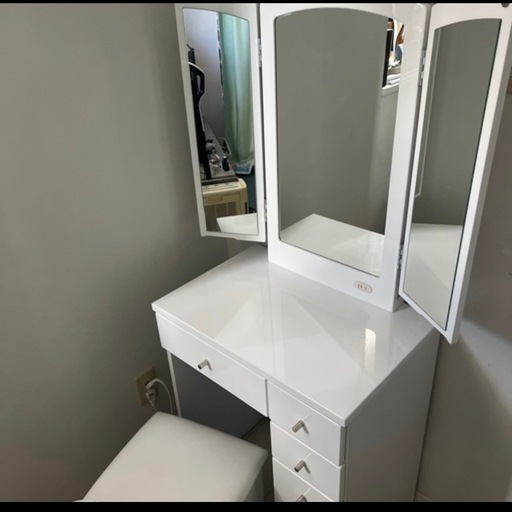 ドレッサー　白