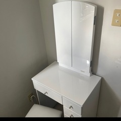 ドレッサー　白の画像