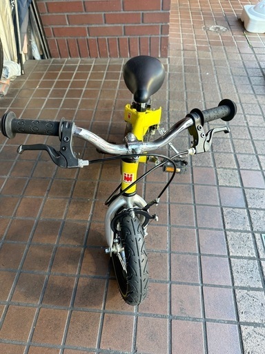 12インチ　HENSHIN BIKE　ペダル　スタンド付き　黄色 