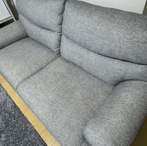 ニトリ3人掛けソファを譲ります