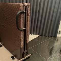 折りたたみシングルベッド
