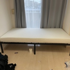 Zinus メットリスとフレームの画像