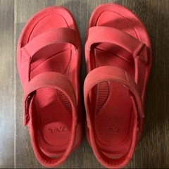 差し上げます　TEVA サンダル EVA素材の画像