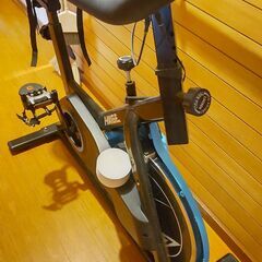 スピンバイク フィットネスバイクの画像