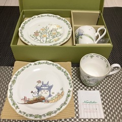 ノリタケ　となりのトトロマグカップ&22cmプレート2脚セットギ...