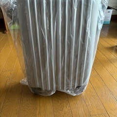 スーツケース（キャリーケース）　シルバーの画像