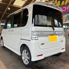 25年式フル装備‼️月々9千円〜分割可❗️車検2年付き！【名義変更代込み】広い車内！大人気‼️ダイハツ タントカスタム☆ナビ付き☆走行中DVD見れます♪ETC付き☆バックカメラ付き☆純正アルミ☆電動スライドドア☆ドライブレコーダー☆そのまま乗って帰れます！の画像