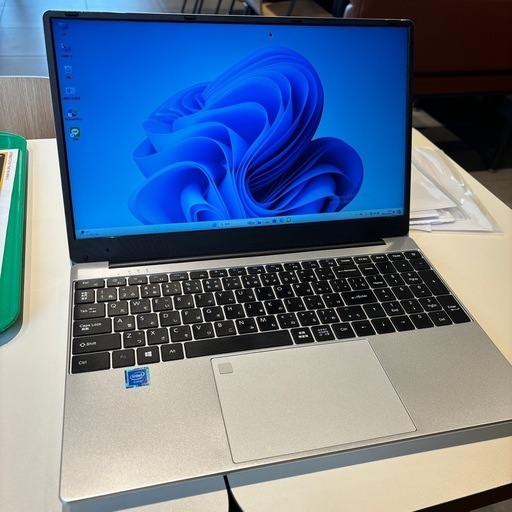 Celeron N4020メモリ6GB/SSD128GB