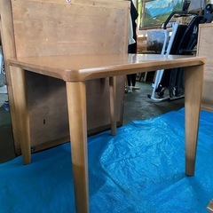 ダイニングテーブル