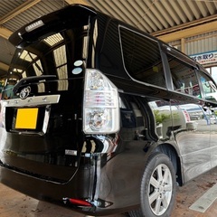 特別仕様車☆月々1.2万円〜分割払い可❗️車検2年付き！大人気☆トヨタ ヴォクシー ☆HDDナビ付き☆走行中DVD見れます☆ETC付き☆バックカメラ☆両側電動スライドドア付き☆ドライブレコーダー付きのフル装備☆事故修復歴無し☆車内広々三列シート‼️の画像