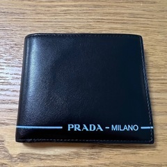 PRADA折りたたみ財布