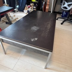 カッシーナ製リビングテーブルの画像