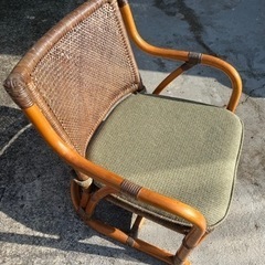 籐製の椅子です