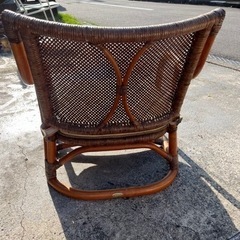 籐製の椅子ですの画像