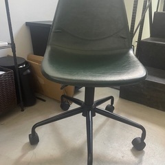 ヴィンテージ風　レザーデスクチェア　　グリーンの画像