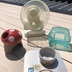 ハムスター　飼育セット(回し車、トイレ、エサ入れ、クールマット、...