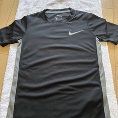 NIKE 黒Tシャツの画像