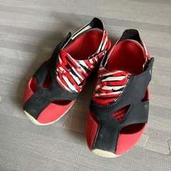 NIKEつま先保護サンダル　サイズ16.0