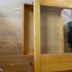 ガラステーブルの画像