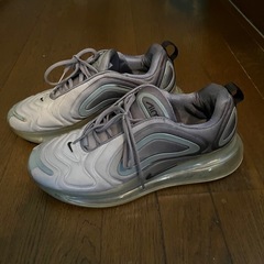 エバノン赤のハイカットとエアマックスグレーの二足セット
の画像