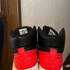 エバノン赤のハイカットとエアマックスグレーの二足セット
の画像