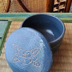 No.65蓋付きの陶器4種類差し上げます。の画像