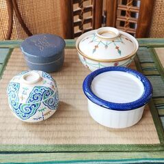 No.65蓋付きの陶器4種類差し上げます。