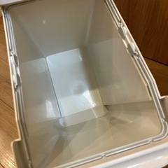取引中 スリムタイプのゴミ箱　分別の画像