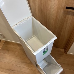 取引中 分別スリムタイプゴミ箱　55Lの画像