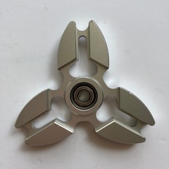 新品未使用】ハンドスピナー　3つセット(スピントイ　フィジェット)の画像