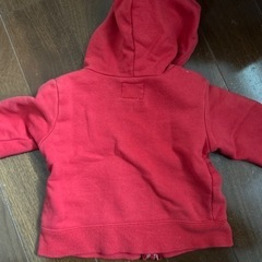 子供服 パーカー赤の画像