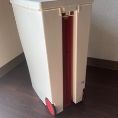 ゴミ箱(洗浄済み)の画像