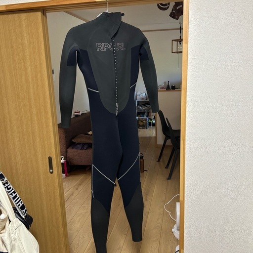 ウェットスーツ一度のみ使用しました