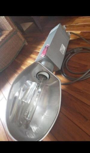 投光器