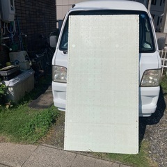 中古の板状発泡スチロール12枚有り　作業小屋等の壁・床・屋根裏の...