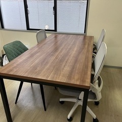  ダイニングテーブル ブラウンの画像