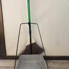 9/8まで引取り希望　シュロ箒とちりとり
