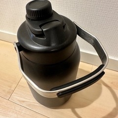 GRANDOOR ハーフガロン アイスジャグ 1.9ℓ 保冷・保温両用 水筒2ℓの画像